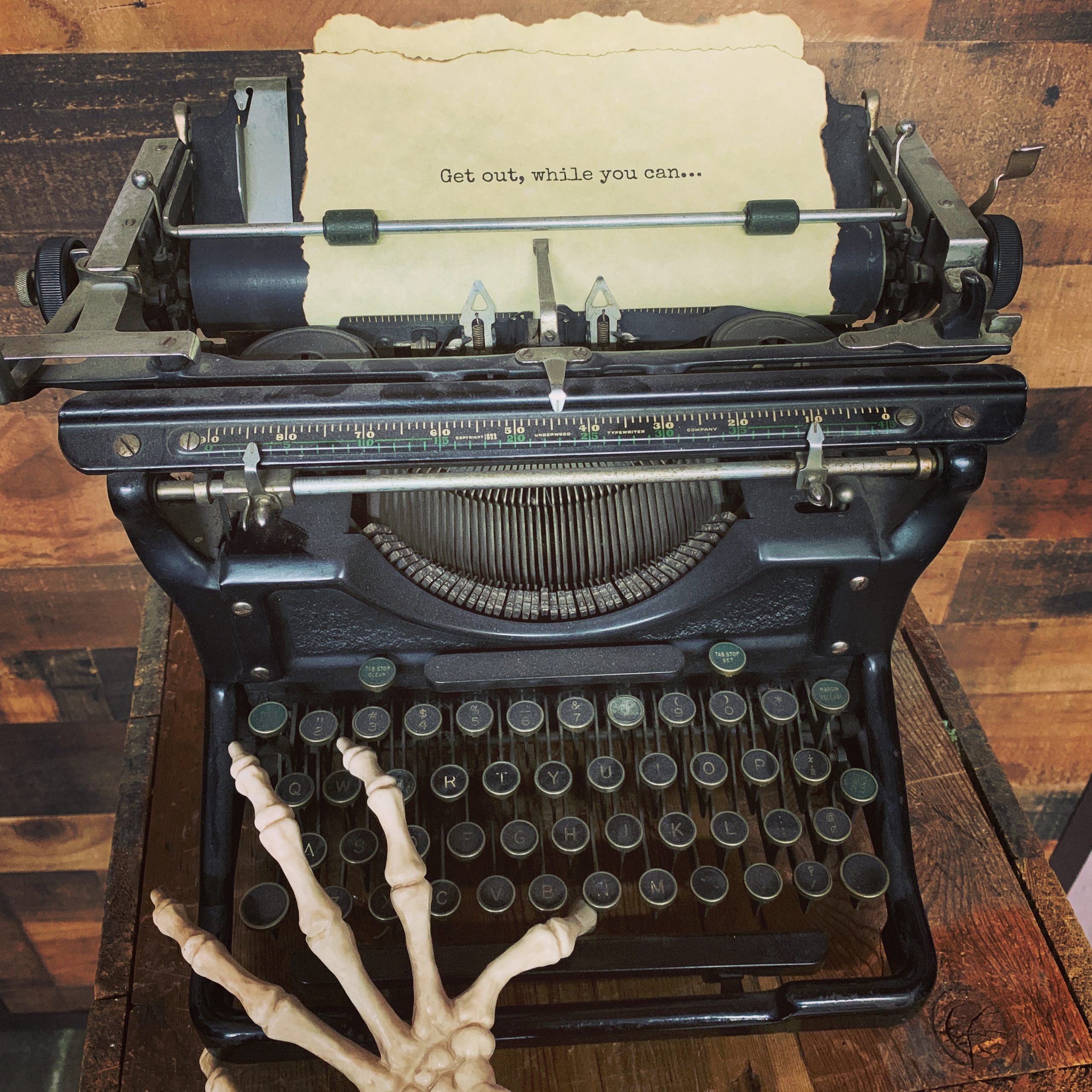 Typewriter - Vintage with Note